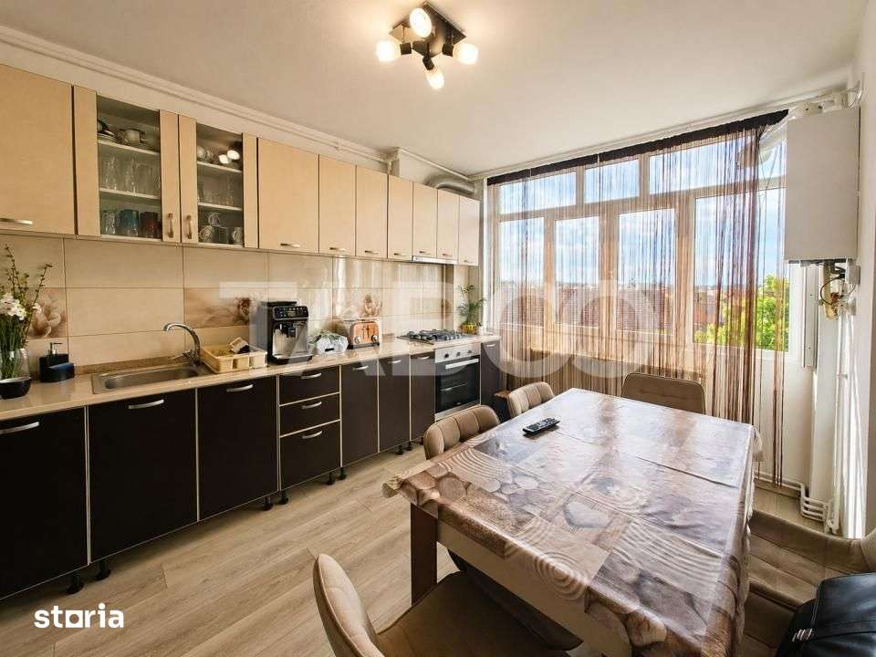 Apartament modern de vanzare 2 camere pivnita Vasile Aaron — fotografia 1