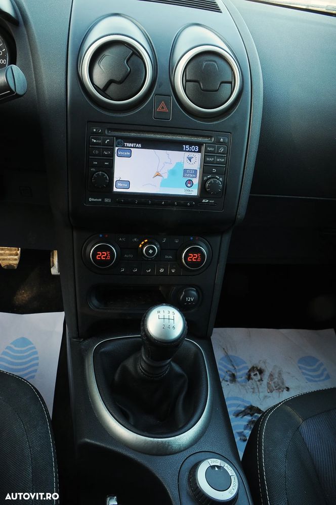 Nissan Qashqai 2.0 DCI 4 x 4 DPF tekna - 11