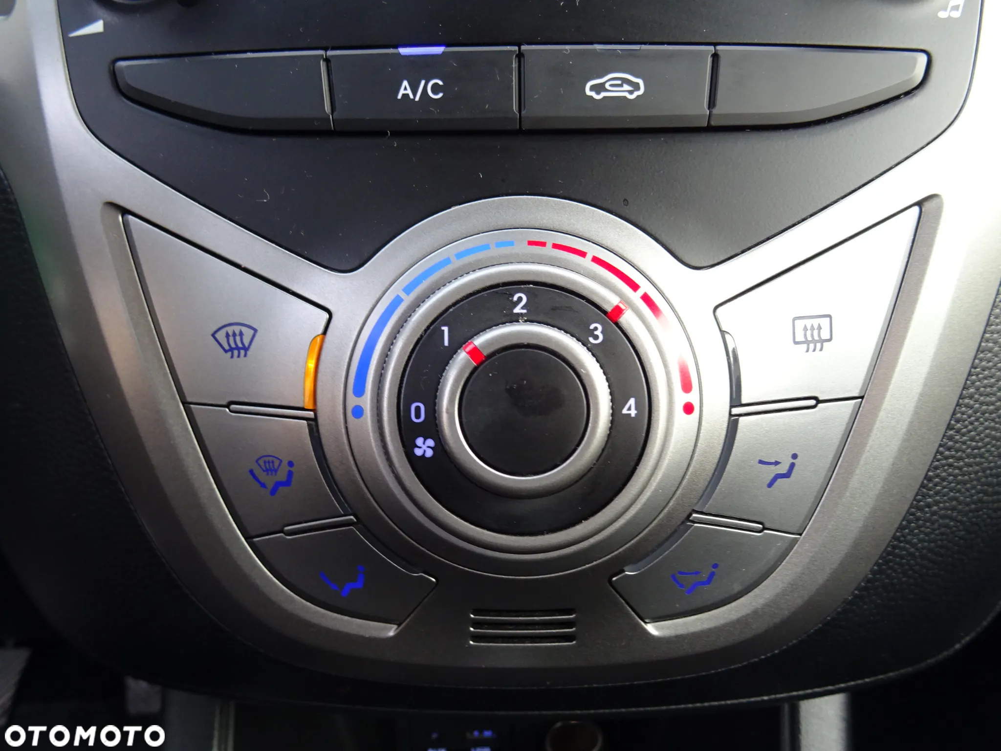 Hyundai ix20 1.4 blue Comfort - 22
