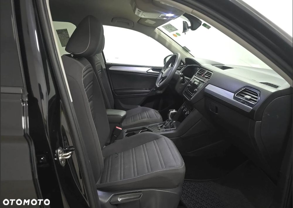Volkswagen Tiguan - 9