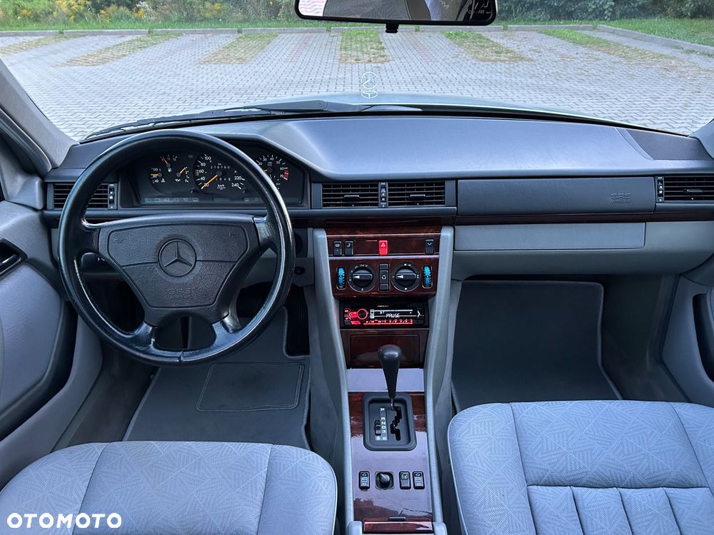 Mercedes-Benz Klasa E - 16