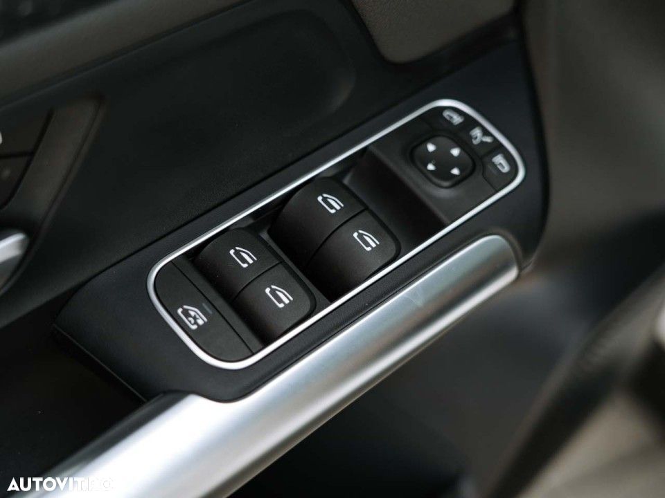 Mercedes-Benz EQA 300 4MATIC - 22