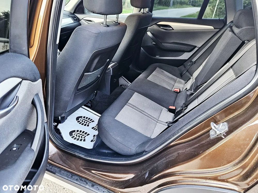 BMW X1 sDrive18i - 18