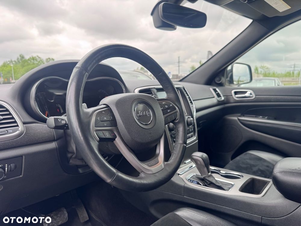 Jeep Grand Cherokee - 11