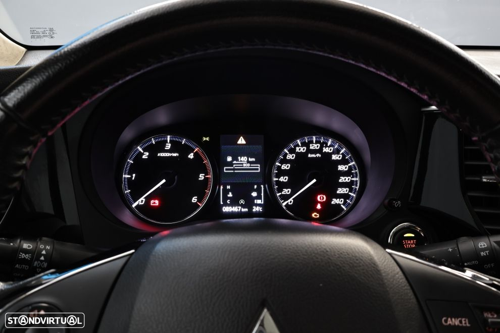 Mitsubishi Outlander 2.2 DI-D Intense+ - 17