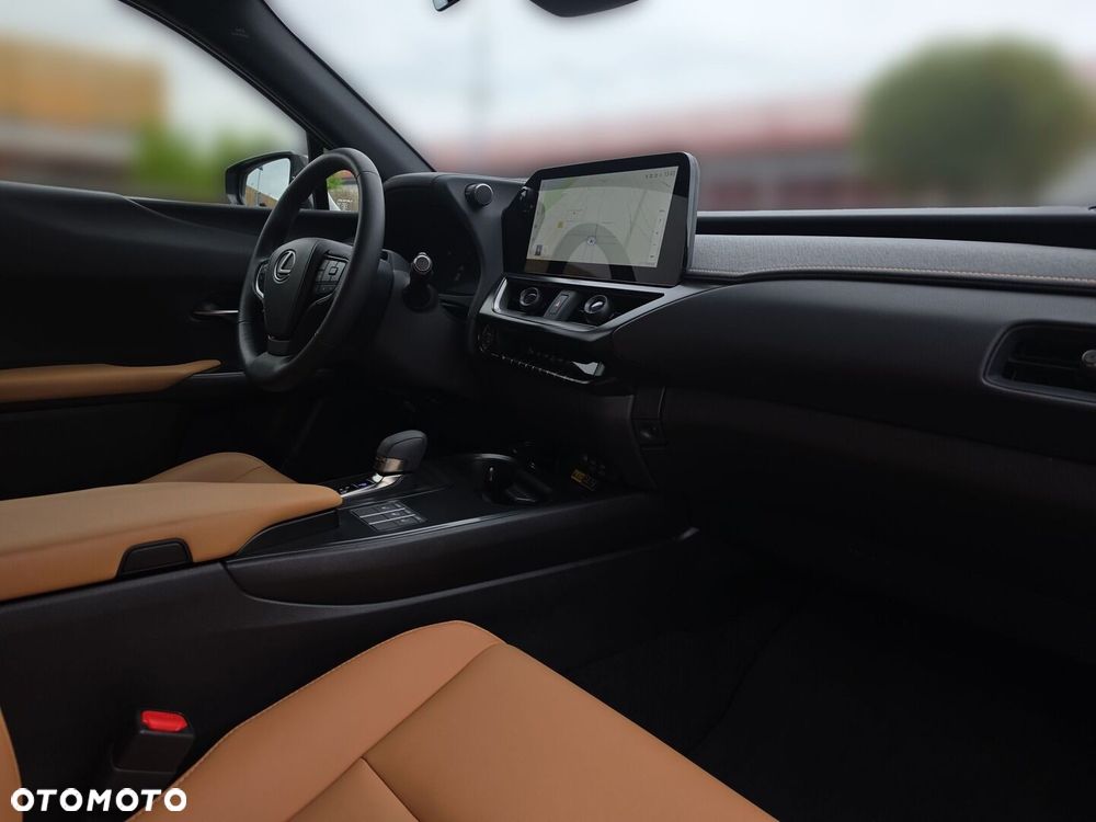 Lexus UX 300h F Sport Design - 26