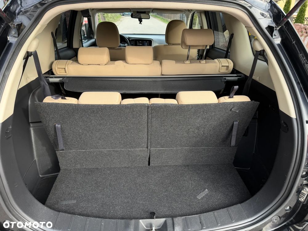 Mitsubishi Outlander 2.0 Intense + Navi 4WD CVT - 37