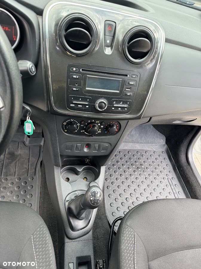 Dacia Logan 1.2 16V Laureate - 14