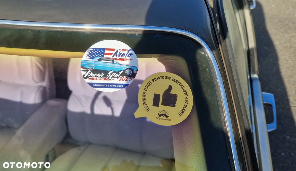 Cadillac Deville - 19