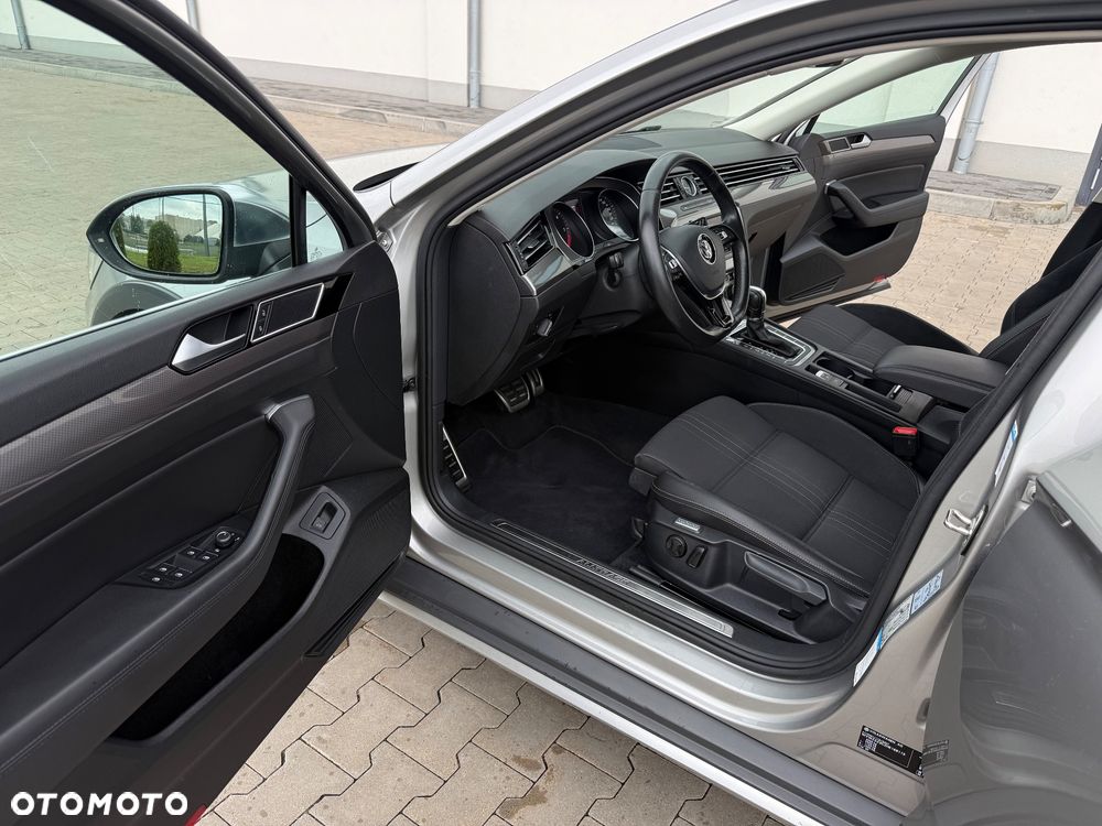 Volkswagen Passat Alltrack 2.0 TDI SCR 4Motion DSG (BMT) - 17