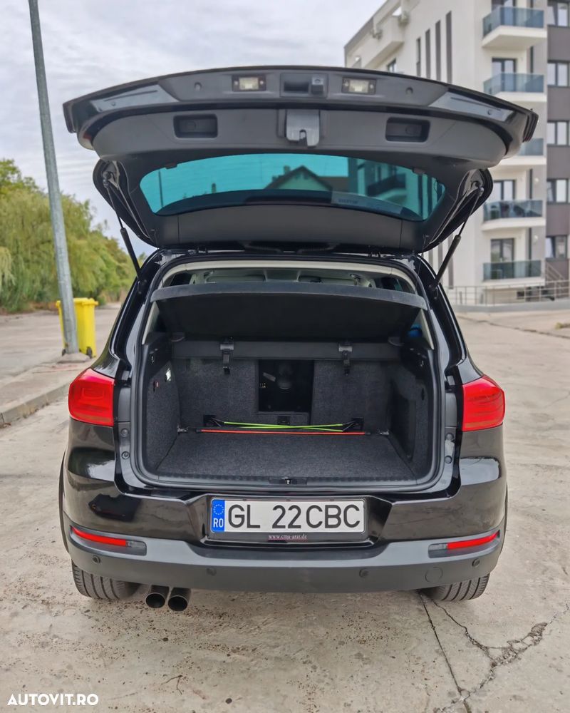 Volkswagen Tiguan 2.0 TDI 4Motion DSG Sport & Style - 8