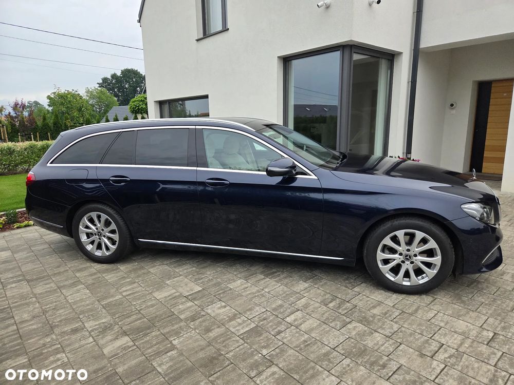 Mercedes-Benz Klasa E 220 d 9G-TRONIC Exclusive - 3