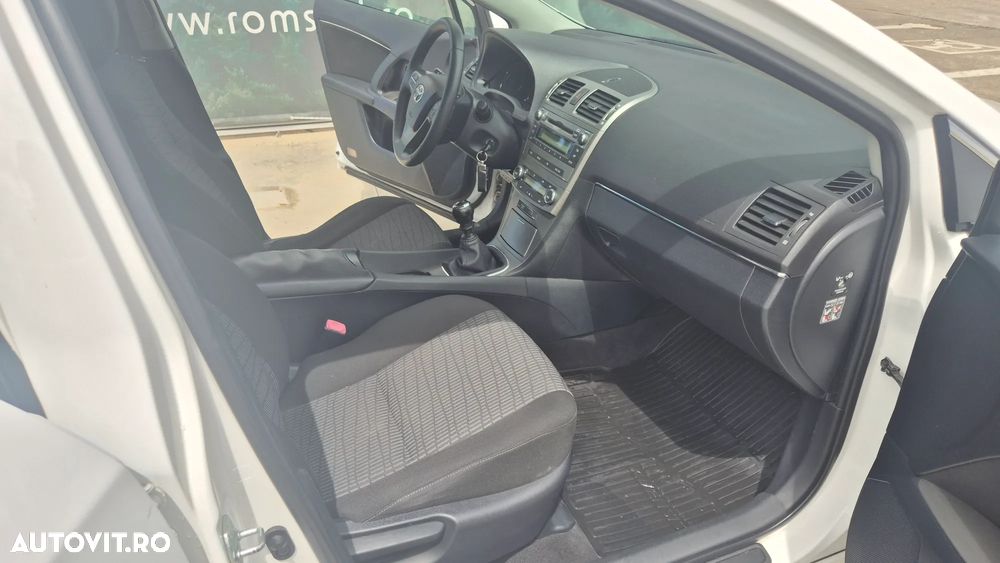 Toyota Avensis 2.0 D-4D Executive - 9