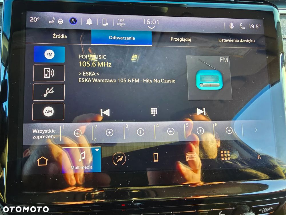 Jeep Grand Cherokee - 34