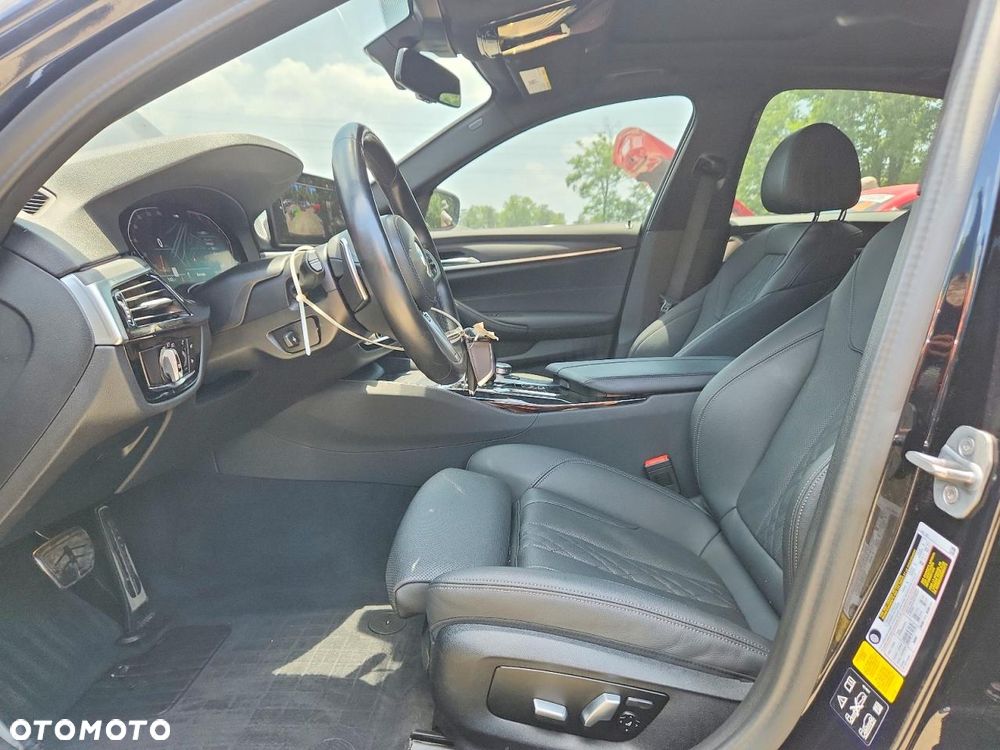 BMW Seria 5 530i xDrive M Sport Edition - 7