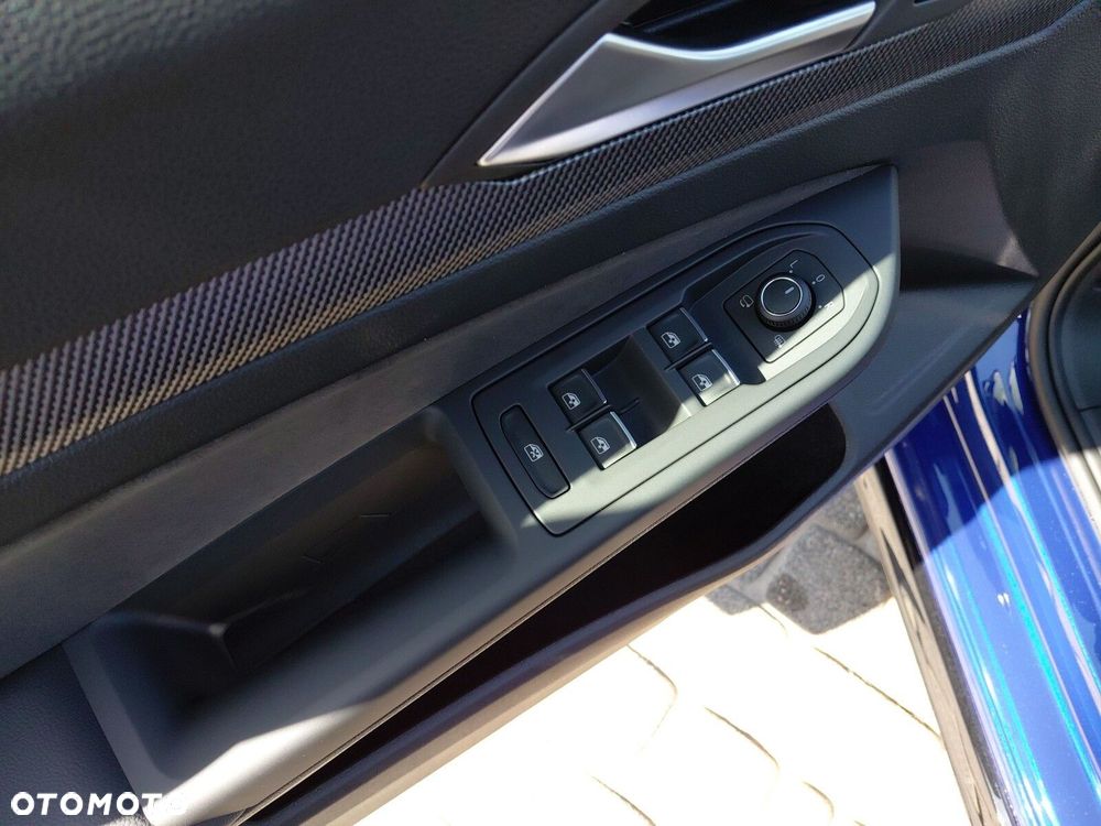 Volkswagen Golf 1.5 eTSI mHEV R-Line Plus DSG - 13