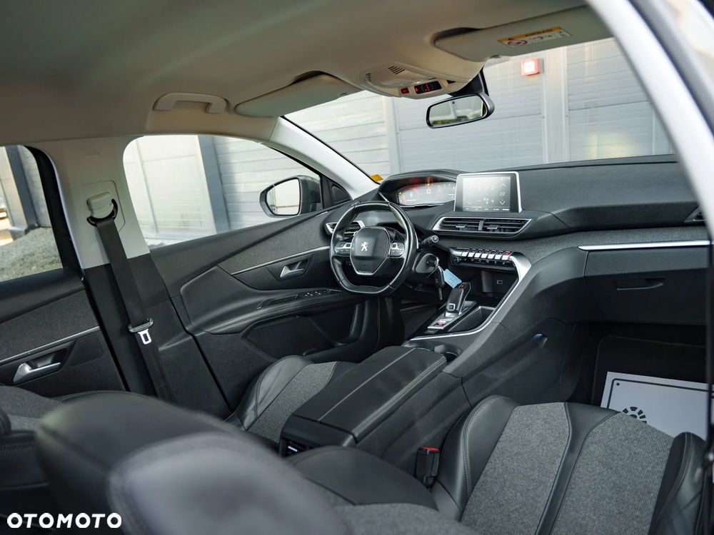 Peugeot 3008 1.6 BlueHDi Allure S&S EAT6 - 17