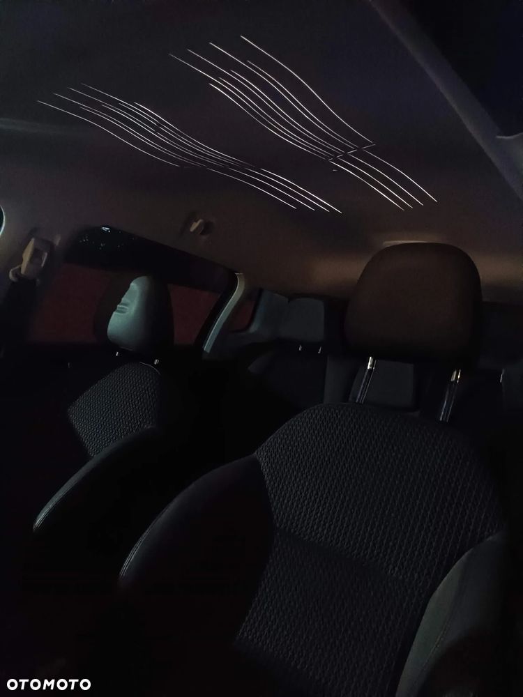 Peugeot 2008 1.6 e-HDi Allure S&S - 21