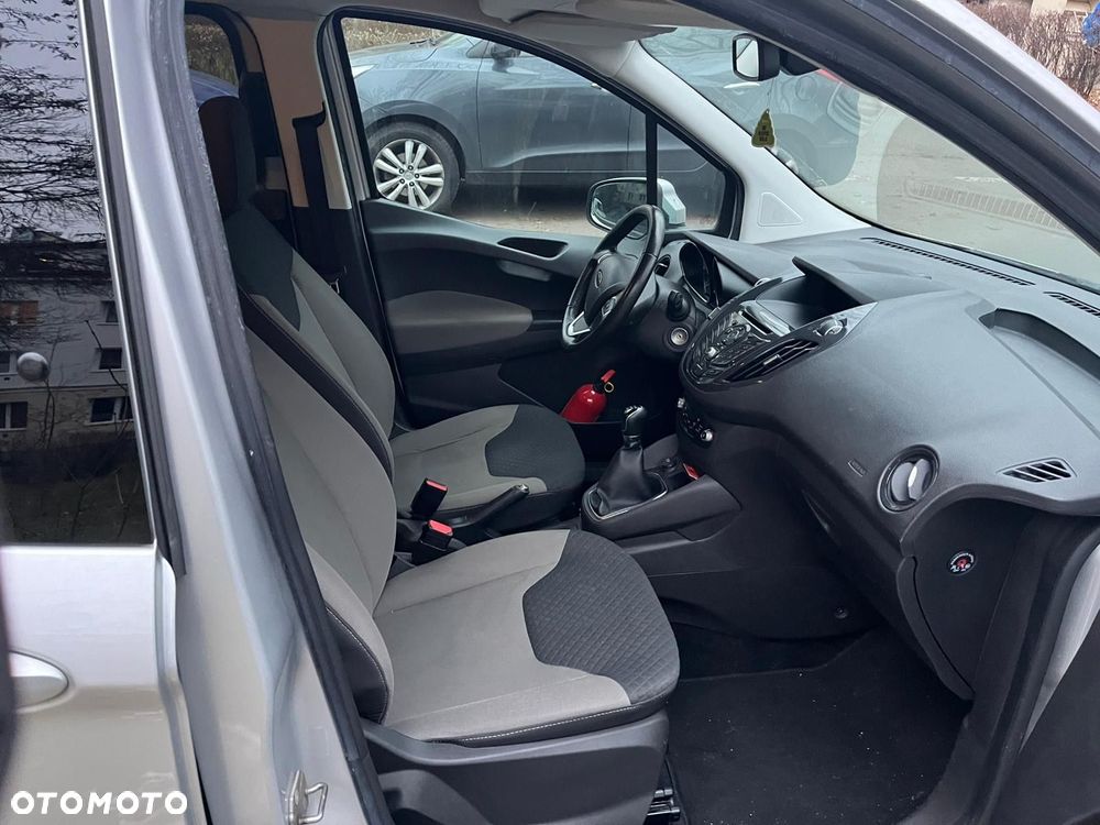 Ford Tourneo Courier - 10