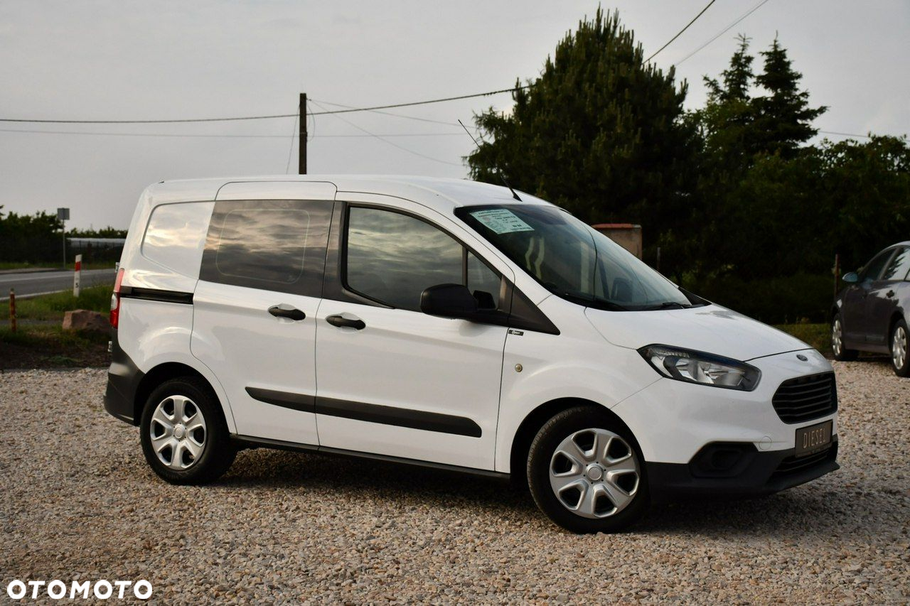 Ford Transit Courier - 4