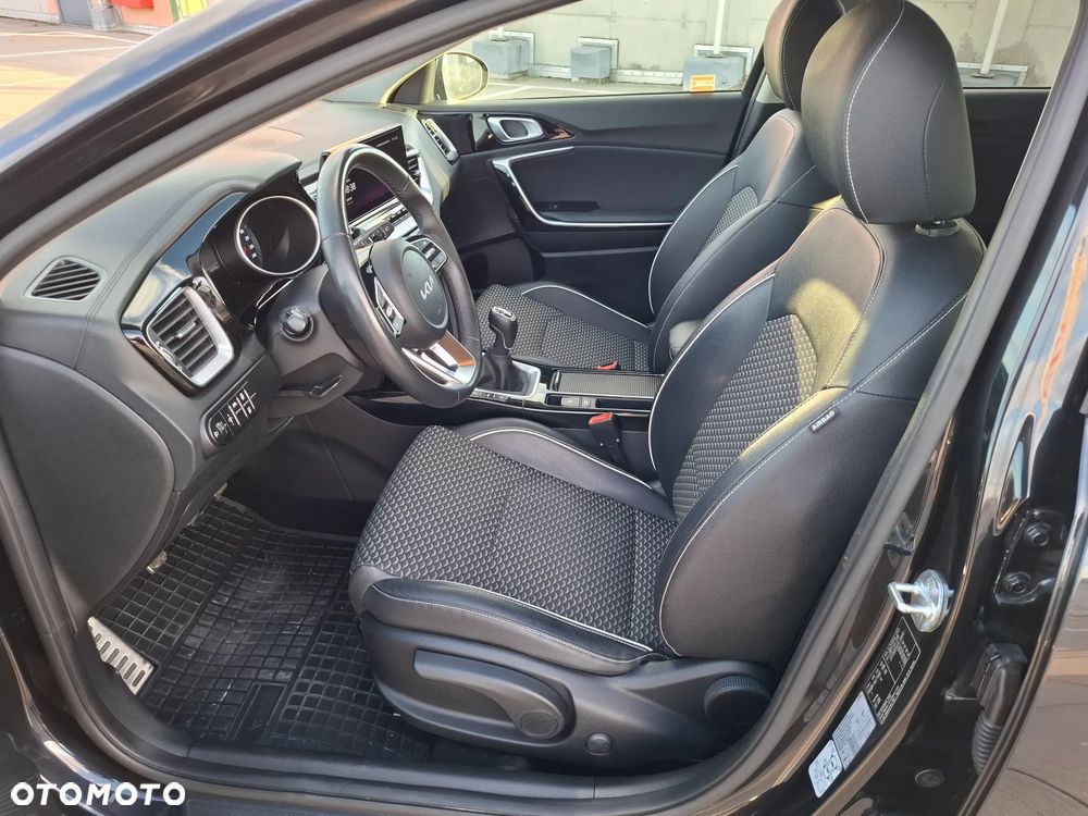 Kia Ceed 1.5 T-GDI Business Line Plus - 16