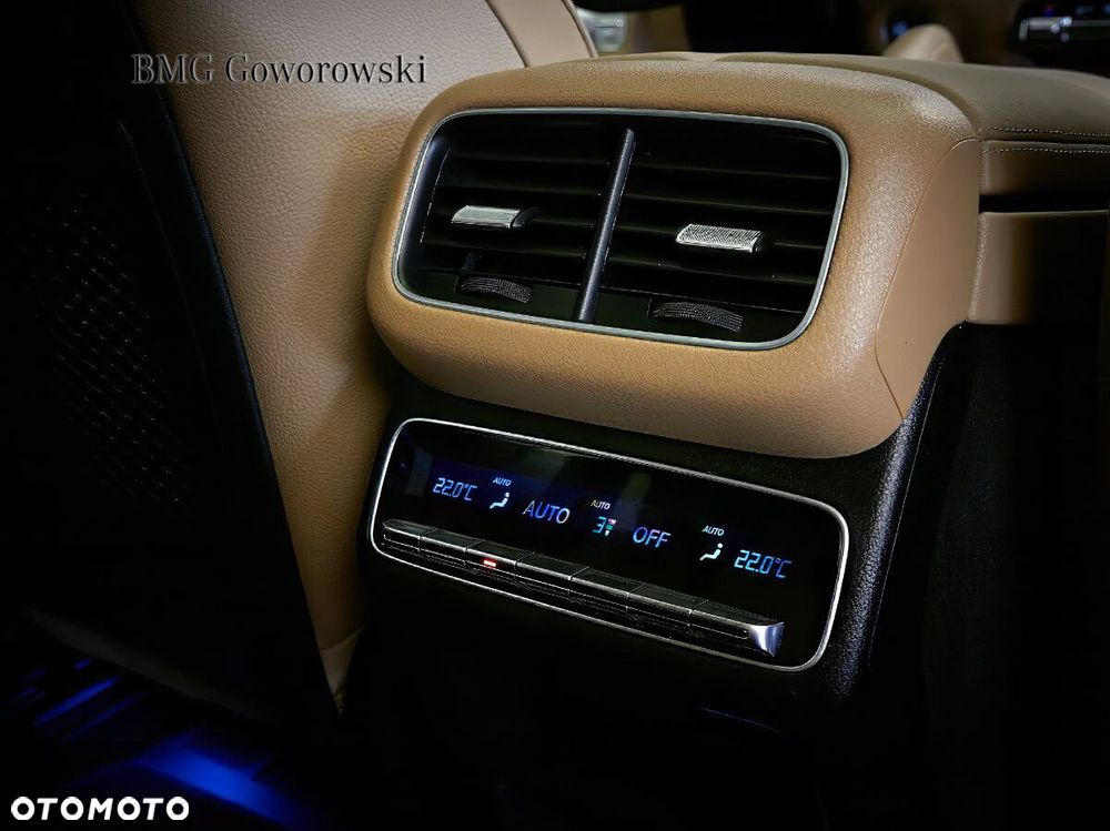 Mercedes-Benz GLS - 12