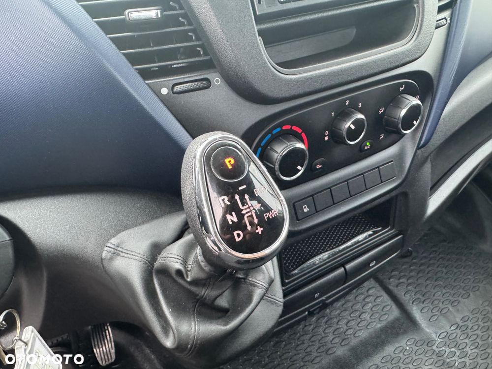 Iveco DAILY 35C18 50C15 50C17 35C14 35C15 35C17 35C18 70C17 72C15 70C18 - 12