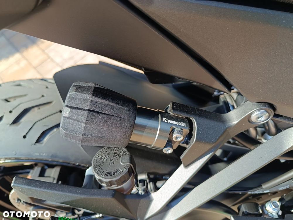 Kawasaki Ninja 1000 SX - 22