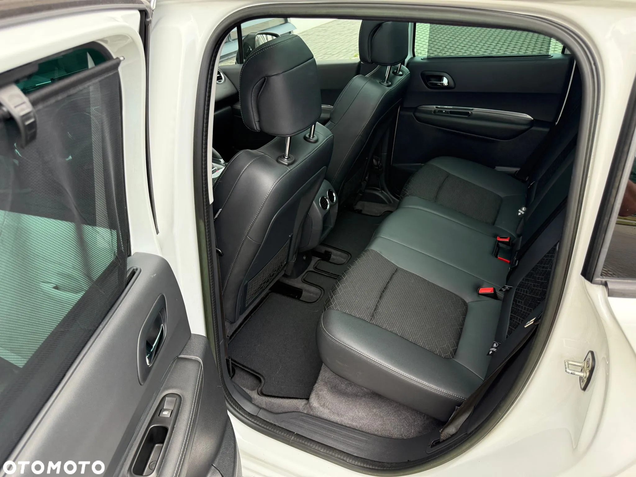 Peugeot 3008 HDi FAP 115 Roland Garros - 24
