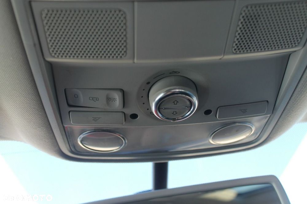 Volkswagen Touran - 20