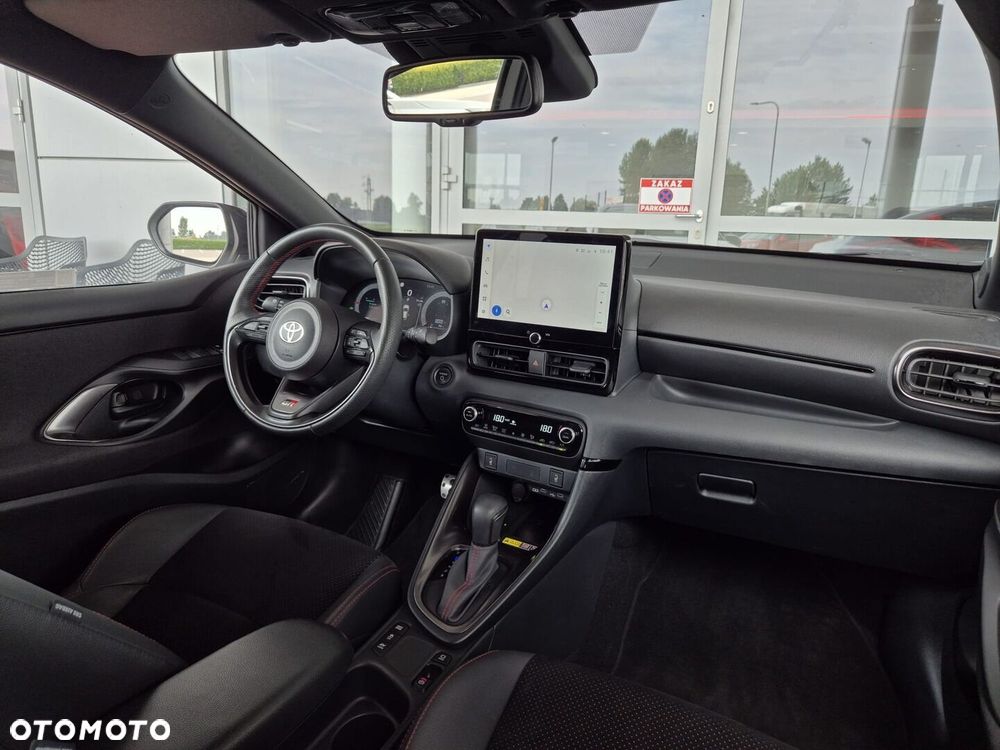 Toyota Yaris - 12