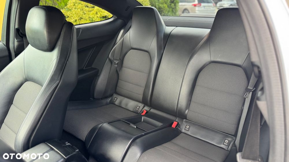 Mercedes-Benz Klasa C 250 CGI BlueEff Sport - 30
