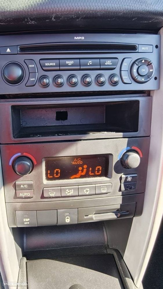 Peugeot 207 CC 1.6 HDi Sport FAP - 32