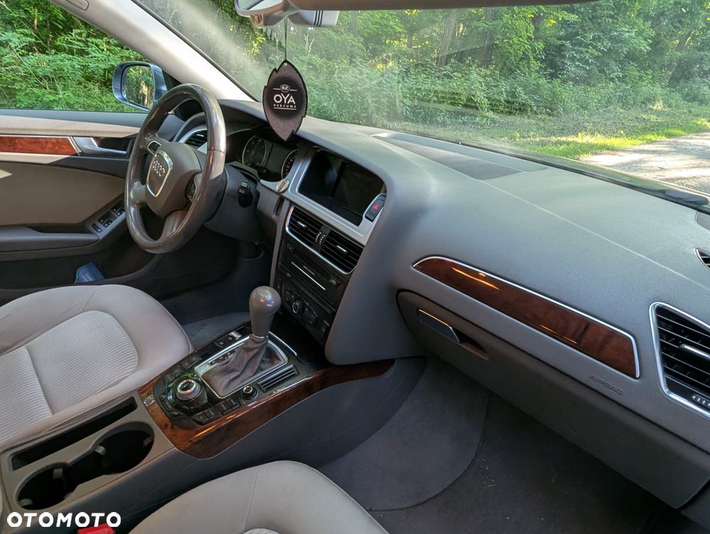 Audi A4 Limousine - 5