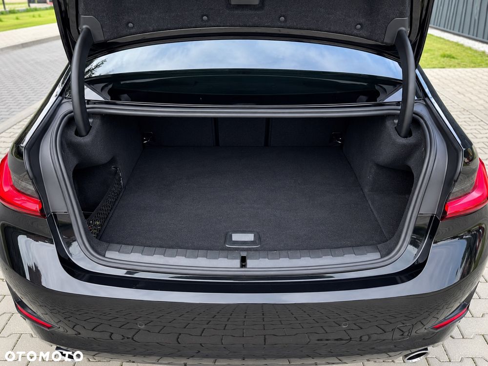 BMW Seria 3 320e Luxury Line sport - 14