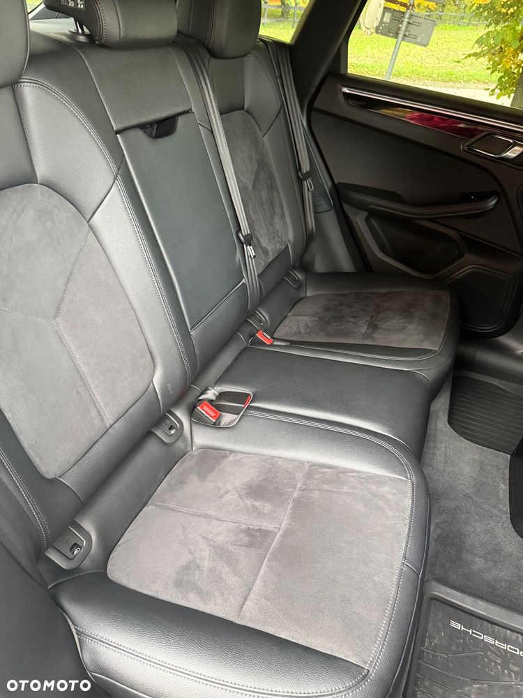 Porsche Macan S - 23