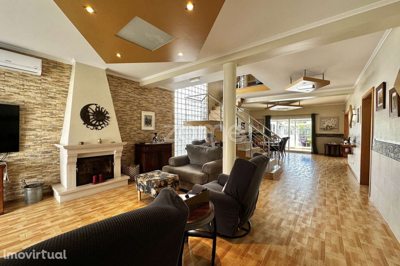 Moradia T4 com garagem e jardim - Ribeira Grande - Grande imagem: 4/27