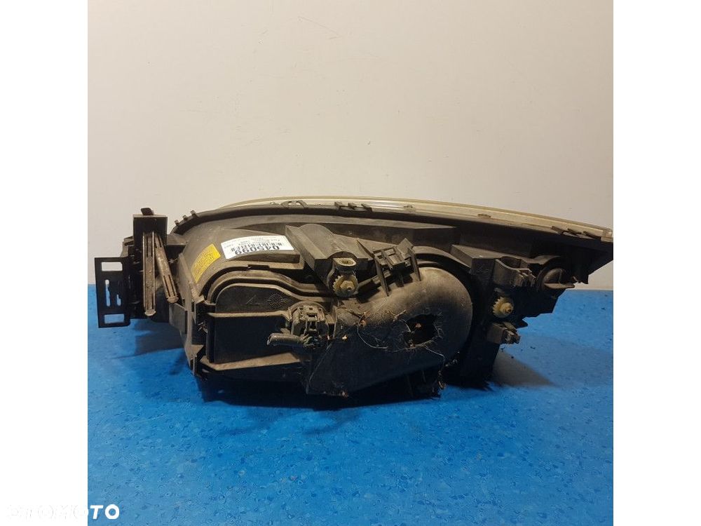 FORD MONDEO III REFLEKTOR PRAWY - 2