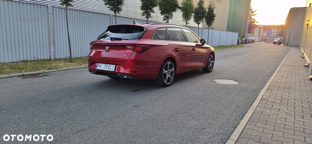 Seat Leon Sportstourer 1.5 eTSI FR DSG - 2