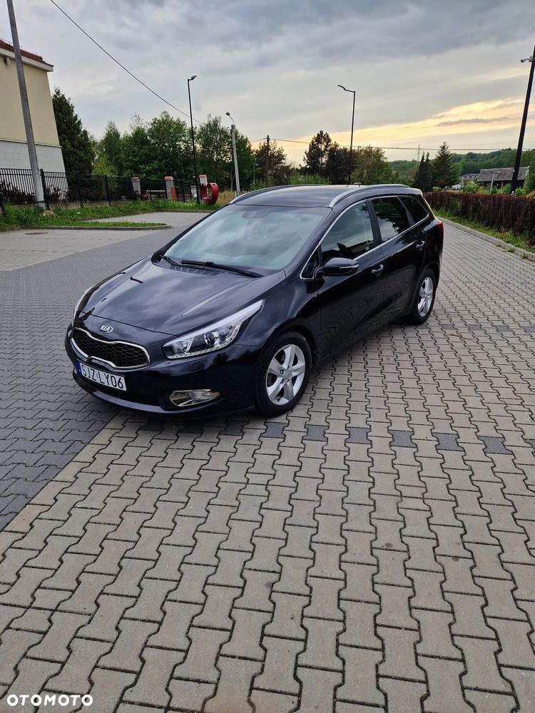 Kia Ceed 1.6 GDI Dream-Team Edition - 1