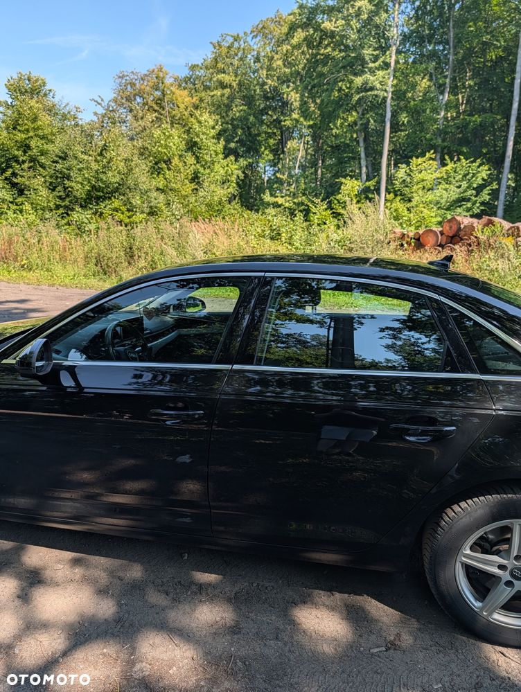 Audi A4 Limousine - 10
