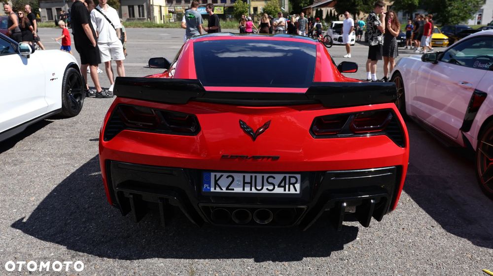Chevrolet Corvette - 18