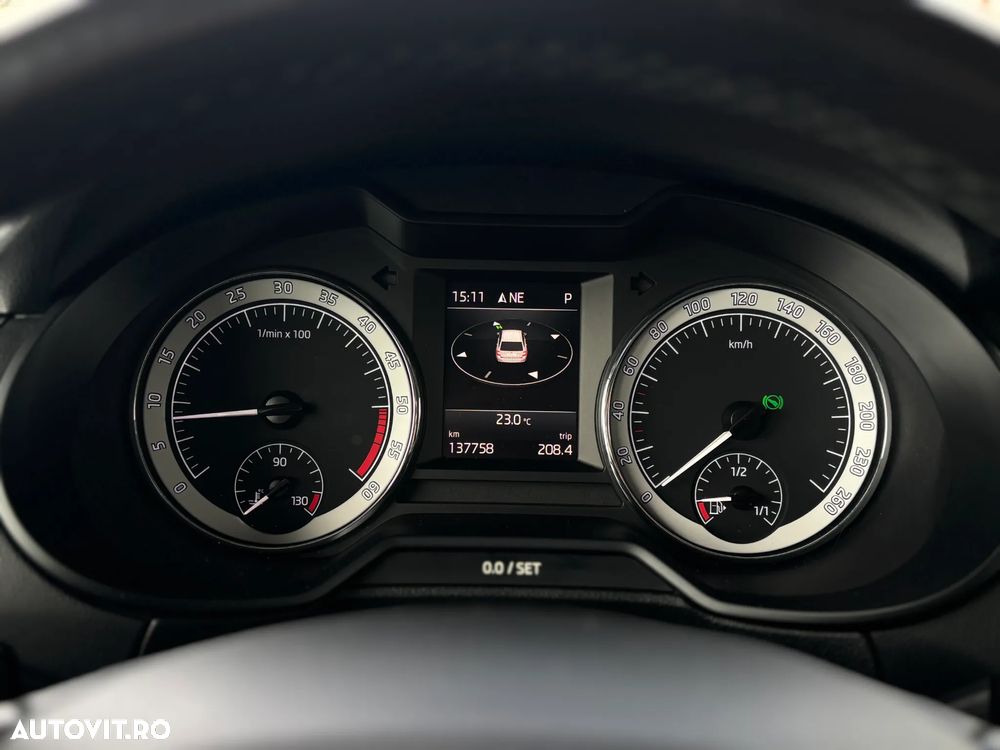 Skoda Octavia 1.6 TDI DSG Ambition - 30