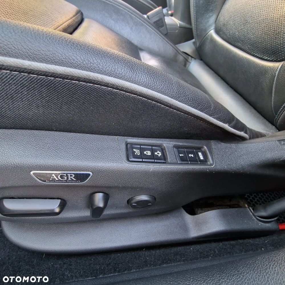 Opel Astra 1.4 T Elite S&S - 9