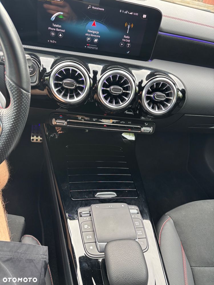 Mercedes-Benz CLA 250 AMG Line 7G-DCT - 17