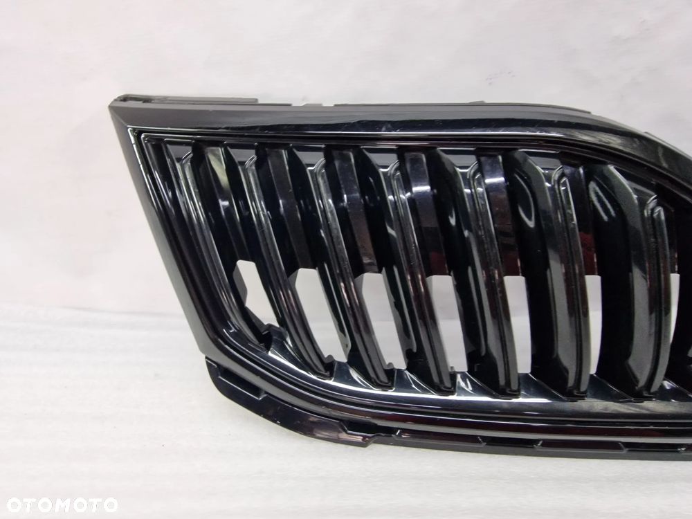 SKODA OCTAVIA 3 III LIFT VRS / RS 16- ATRAPA / GRILL PRZEDNI PRZÓD , NR 5E0853653C , NR AUKCJI GL663 - 3