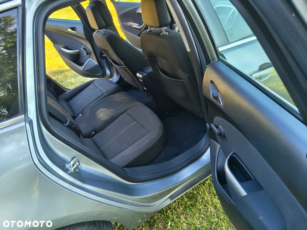 Opel Astra 1.4 T Enjoy - 11