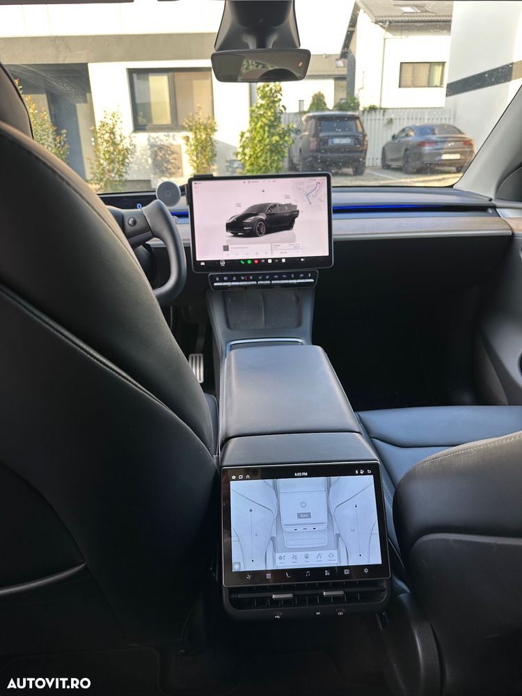 Tesla Model Y - 6