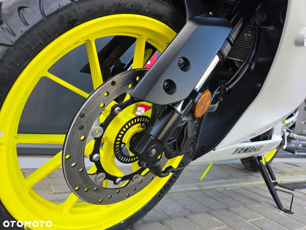 Yamaha YZF - 8