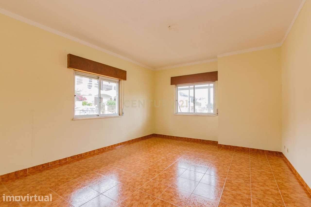 Excelente Moradia de 10 Assoalhadas, no Bairro Novo de Palhais, Loures - Grande imagem: 4/33